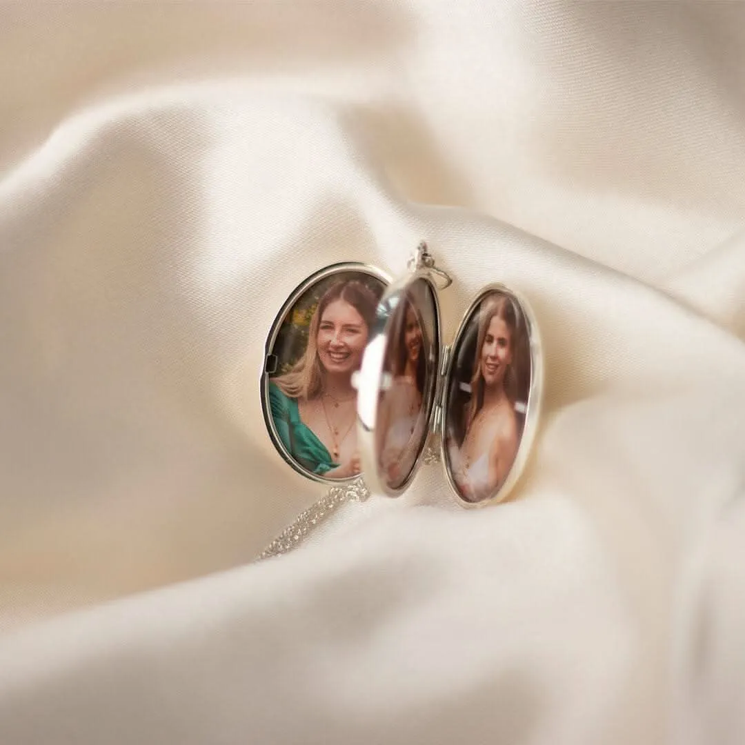 4 Photo Silver Expanding Oval Locket   Photos