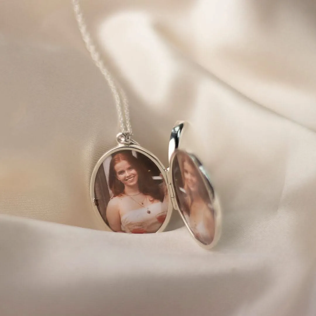 4 Photo Silver Expanding Oval Locket   Photos