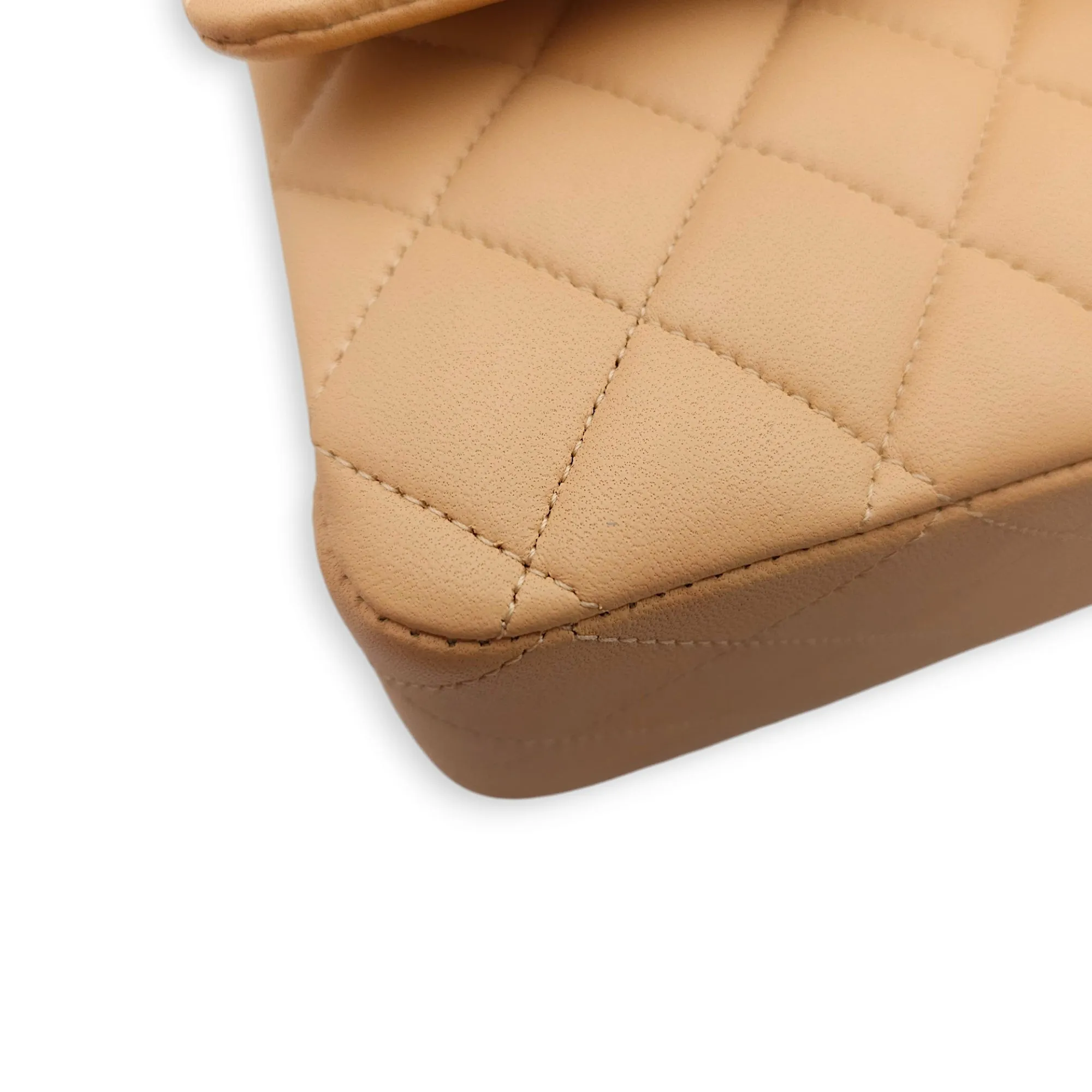 Classic (DF) Medium Beige Crossbody Bag in Lambskin, Gold hardware
