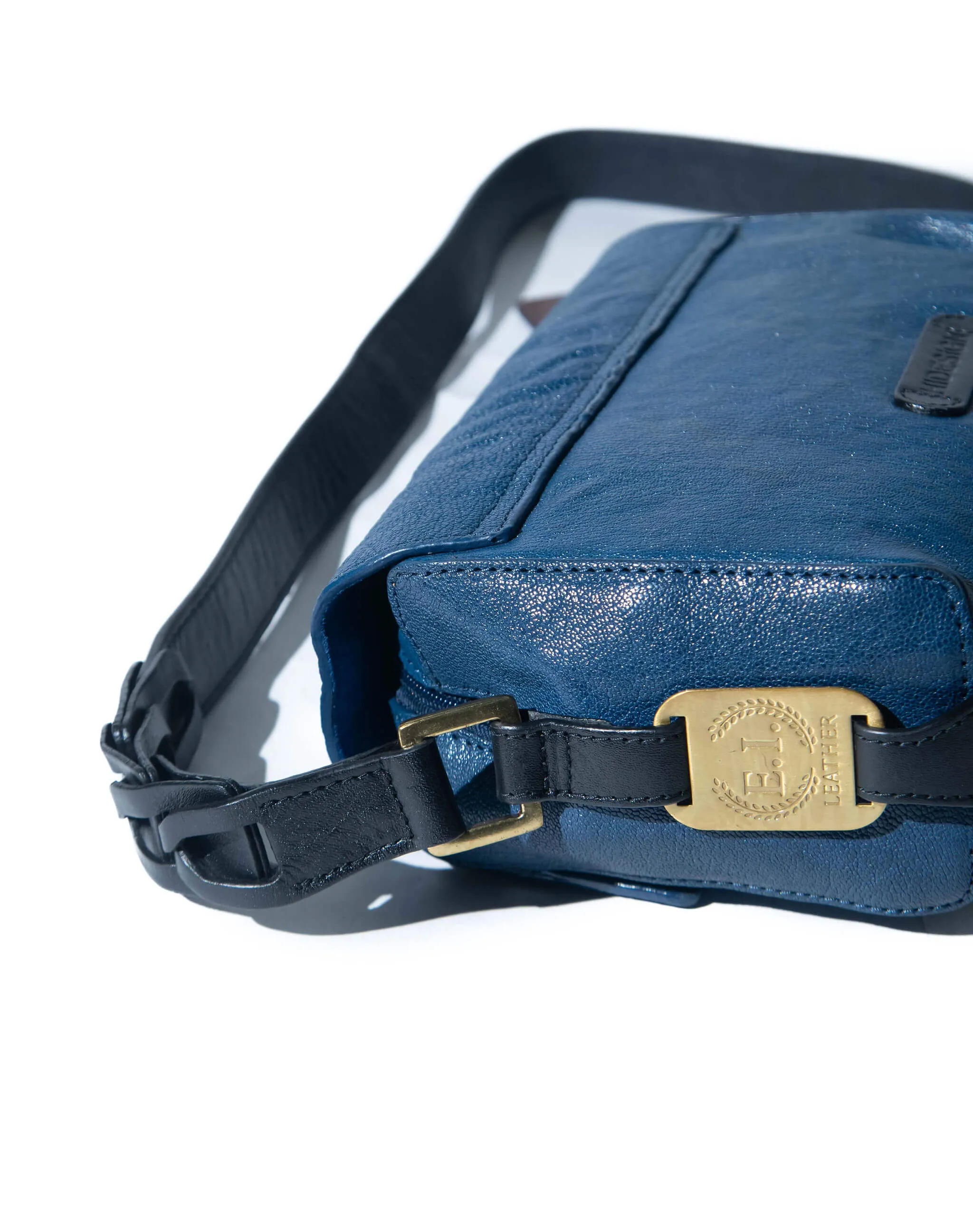 Conscious 01 - Shoulder Bag