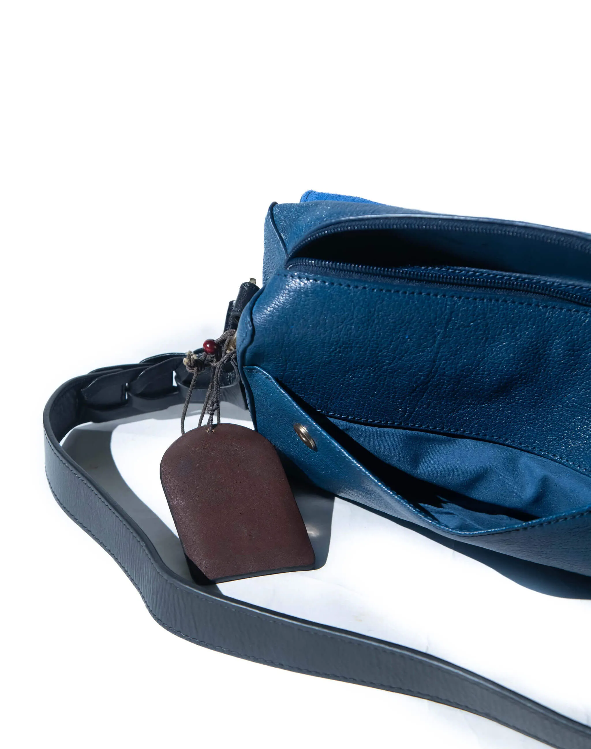 Conscious 01 - Shoulder Bag