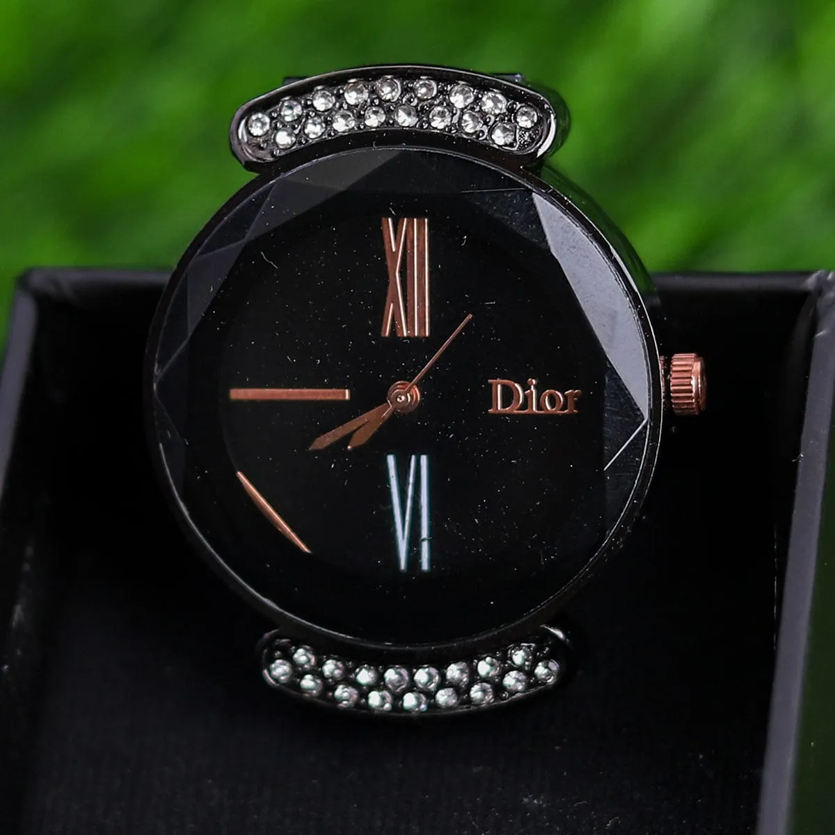 Diamond Shape Dial With Magnetic Chain Women Watch