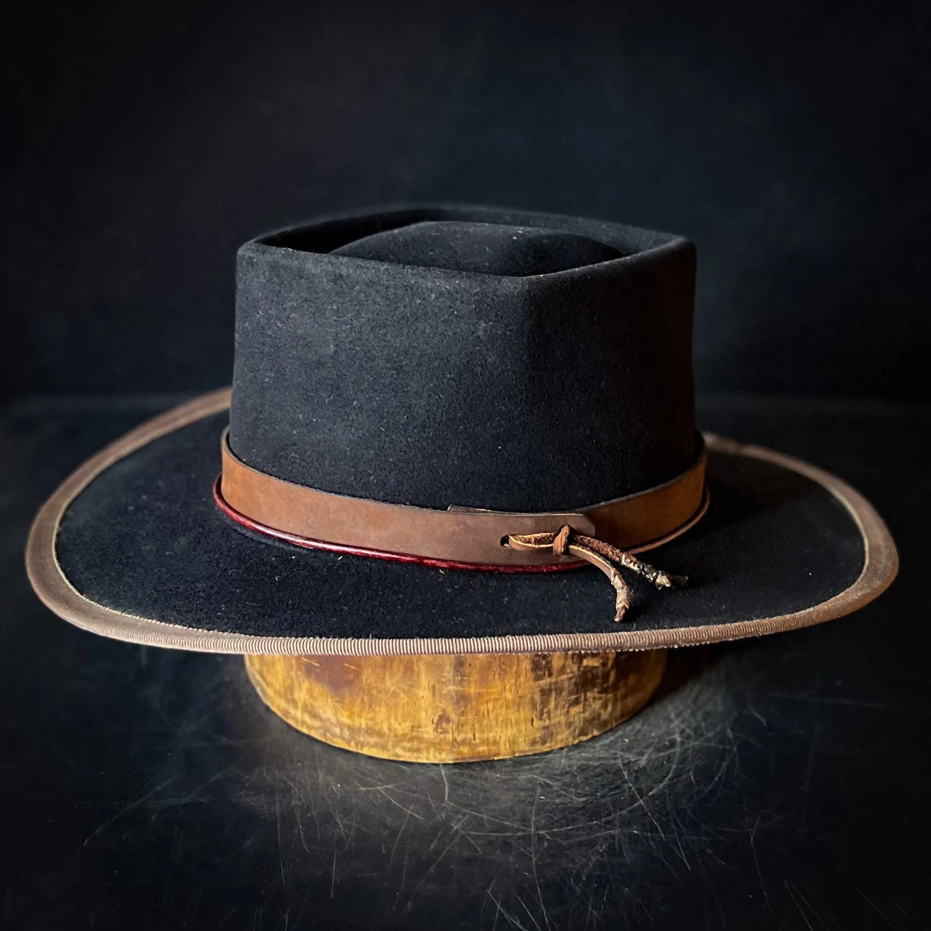 Distressed Fedora Black Lonely