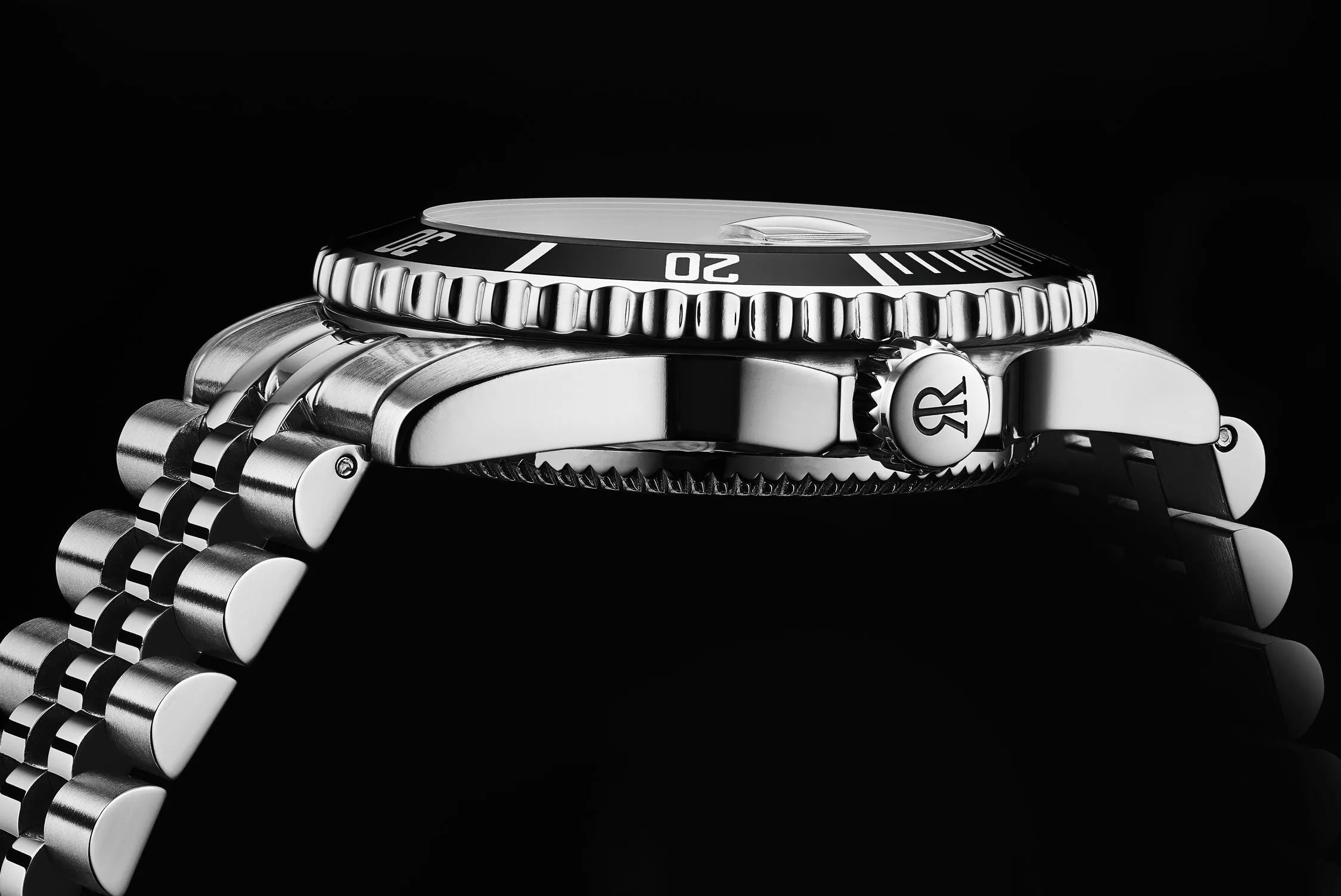 Revue Thommen Men's 'Diver' Green Dial Stainless Steel Bracelet Automatic Watch 17571.2222
