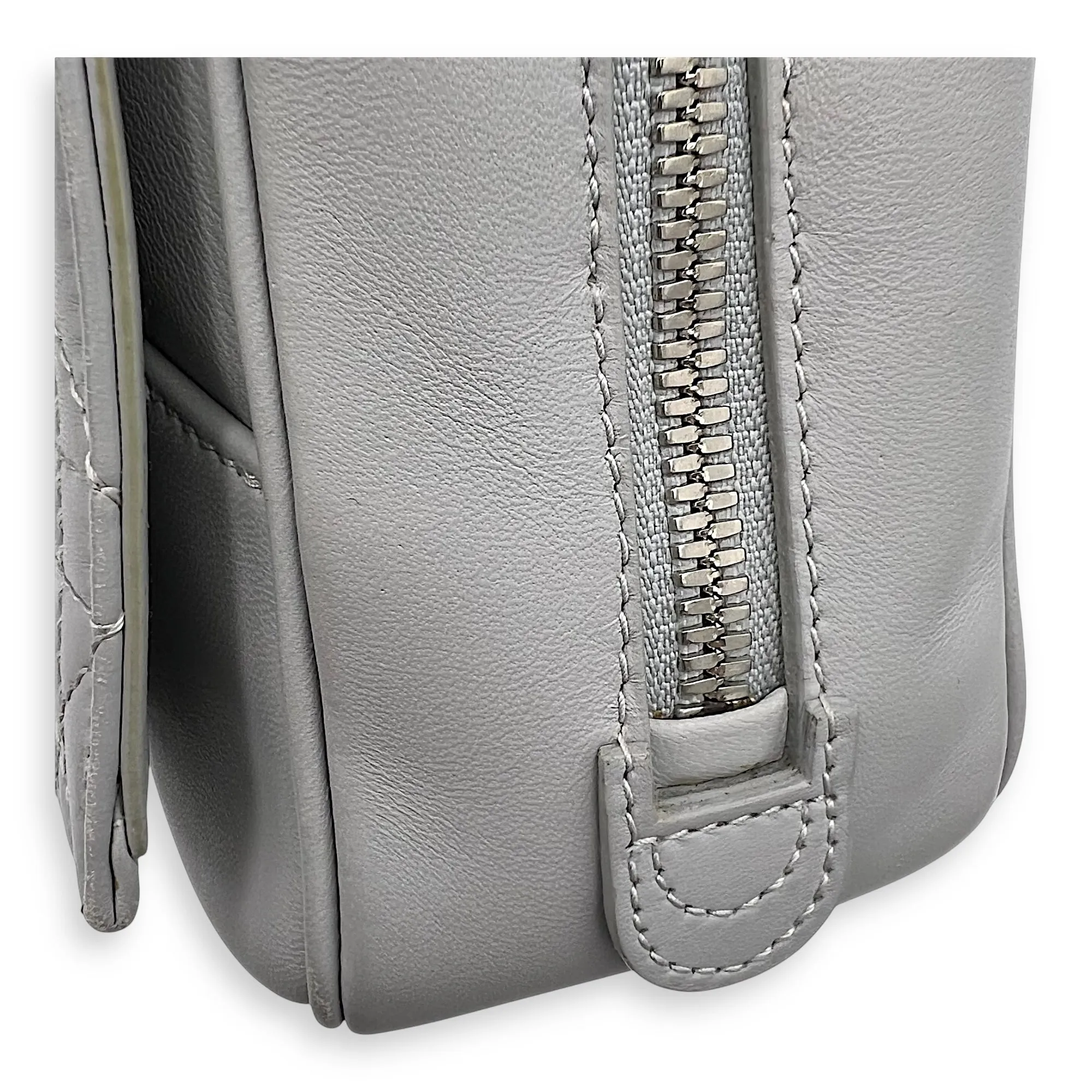 Stardust Crossbody Bag Grey in Lambskin, Silver hardware