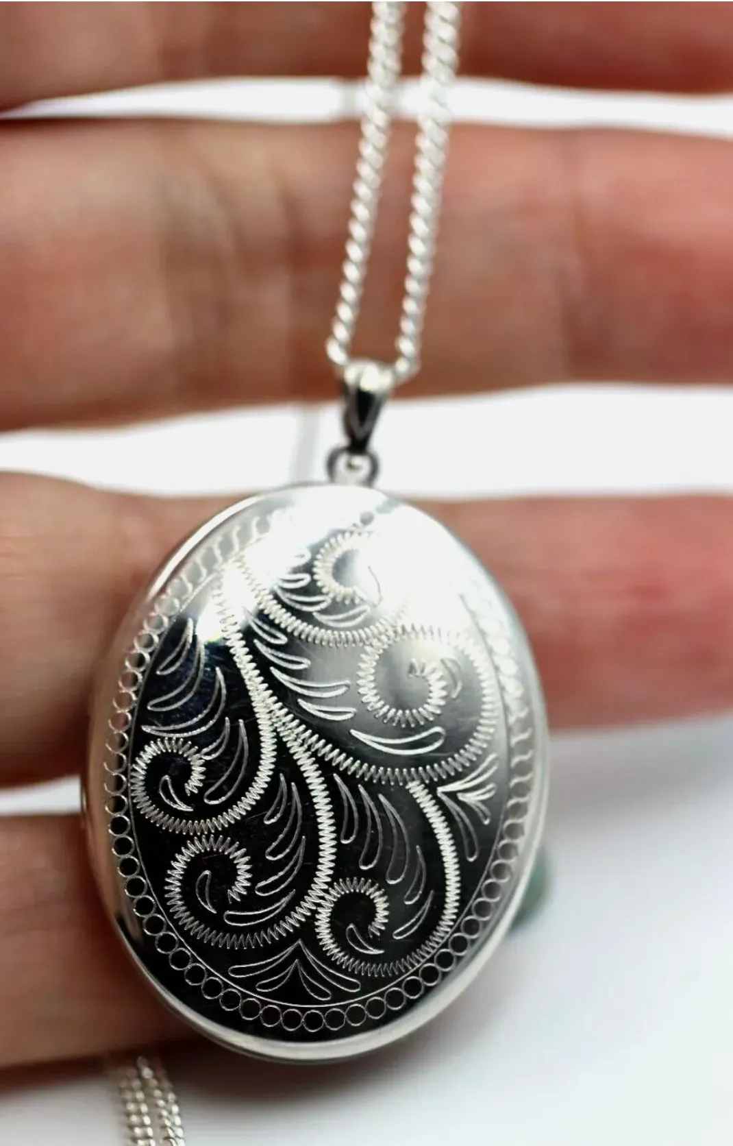 Sterling Silver 925 Oval Engraved Pendant Locket 2 photos   Necklace